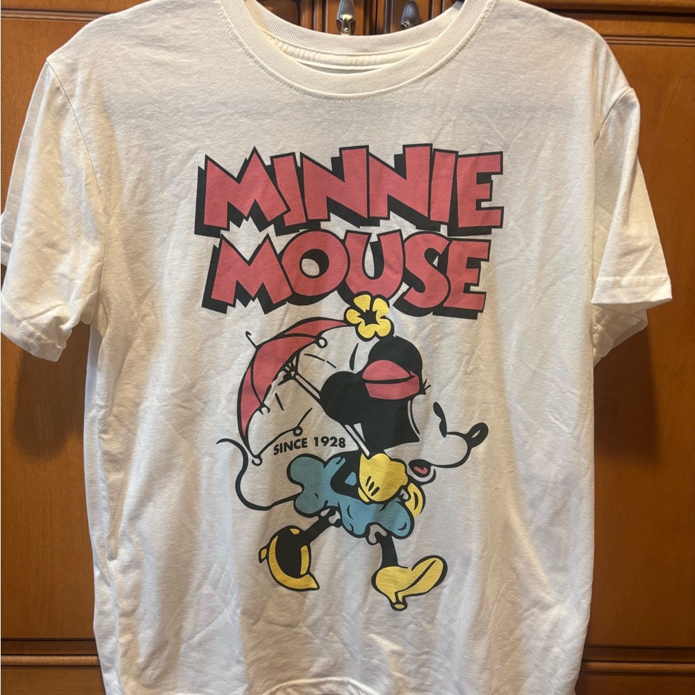 *NWT* Disney Jerry Leigh Minnie Mouse Ladies Graphic Tee. Size: L